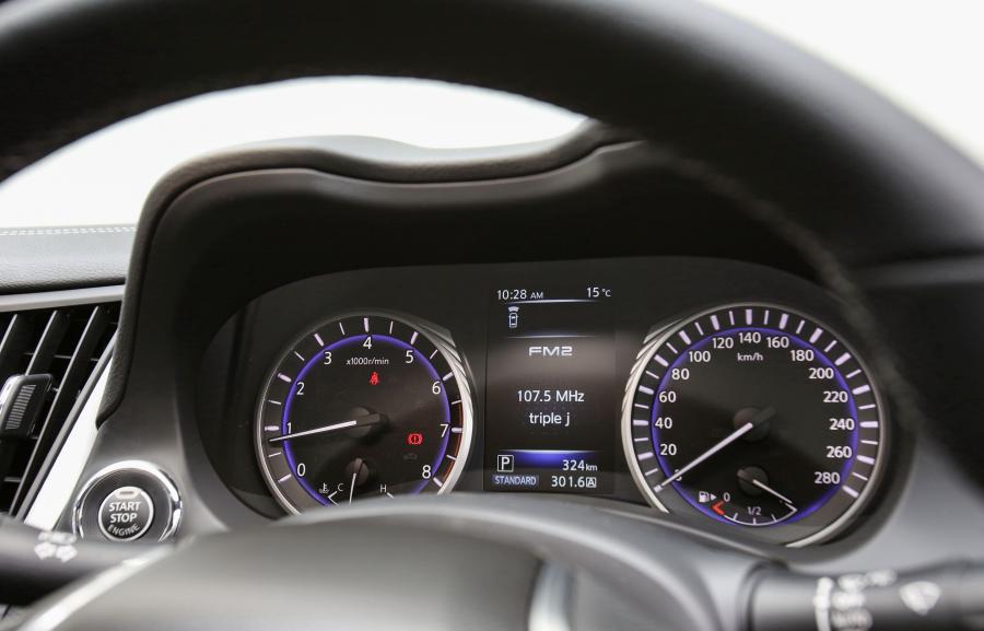 Панель приборов Infiniti Q60 2.0t 2016 года  (AU) (фото 29 из 30)